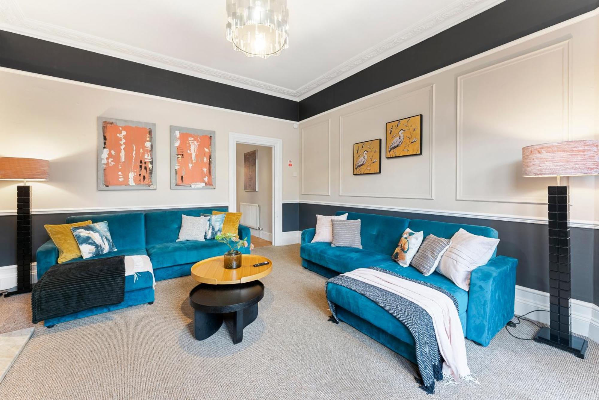 Boutique Flat - Parking - Sleeps 9 Apartment Bristol