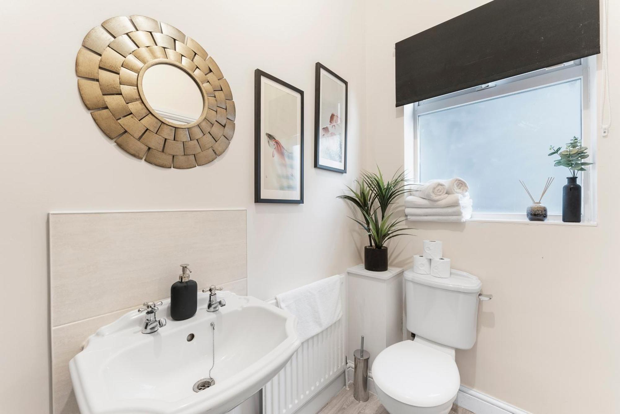 Boutique Flat - Parking - Sleeps 9 * Bristol